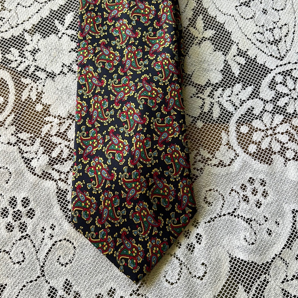Men tie. Pure silk. Mint condition. Barely worn. From El Corte Ingles ( Spain)
